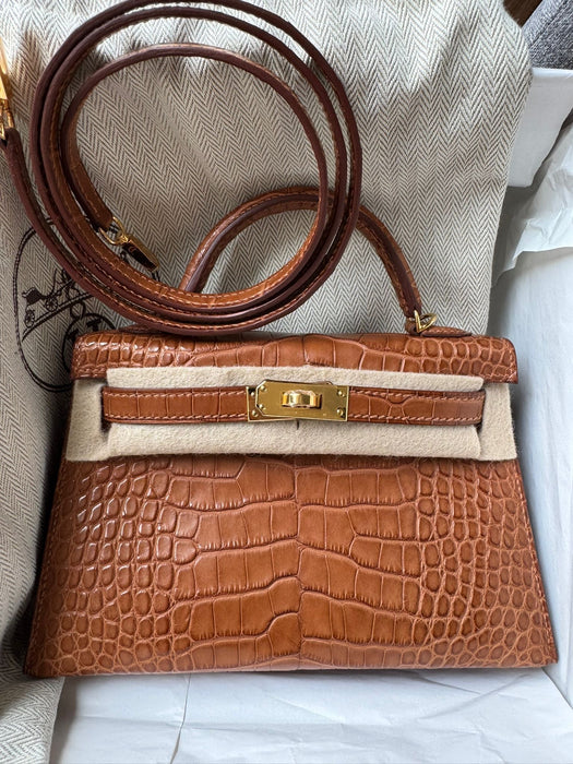 Hermes Kelly 20 in Matte Gold Alligator Ghw (Brand New)