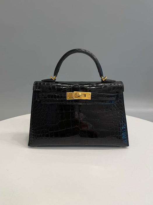 Hermes Kelly 20 in Black Shiny Alligator Ghw