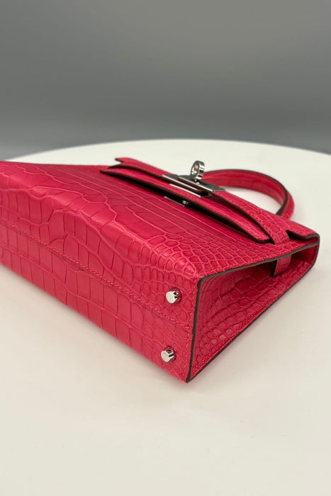 Hermes Kelly 20 in Rose Extreme Matte Alligator Phw