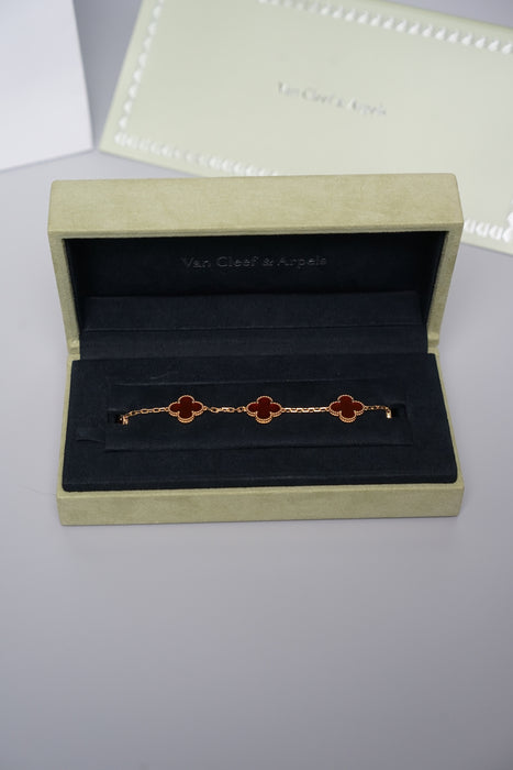 VCA Vintage Alhambra 5 Motif Bracelet in Yellow Gold, Carnelian