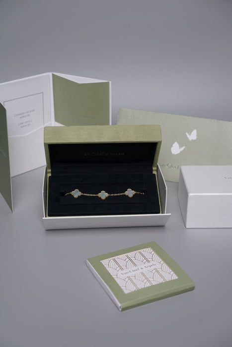 VCA Vintage Alhambra 5 Motif Bracelet in Yellow Gold, Mother Of Pearls