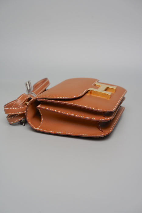 Hermes Constance 18 in Gold Swift Ghw
