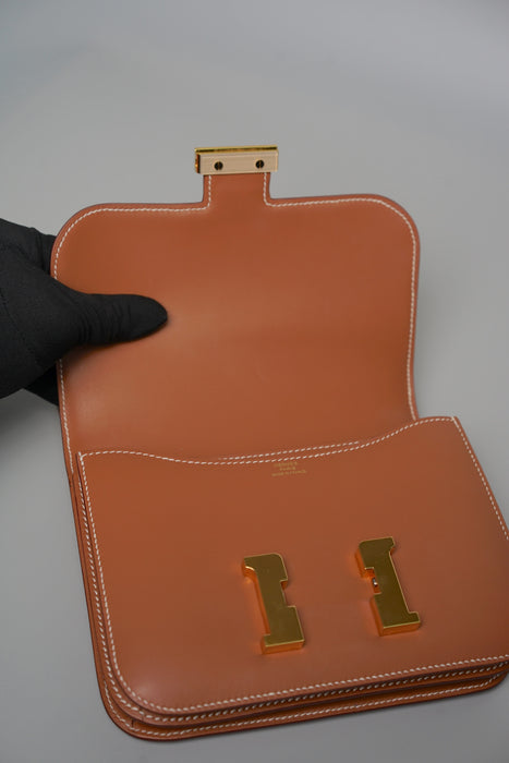 Hermes Constance 18 in Gold Swift Ghw