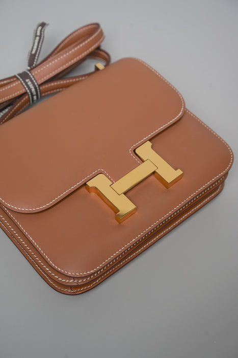 Hermes Constance 18 in Gold Swift Ghw