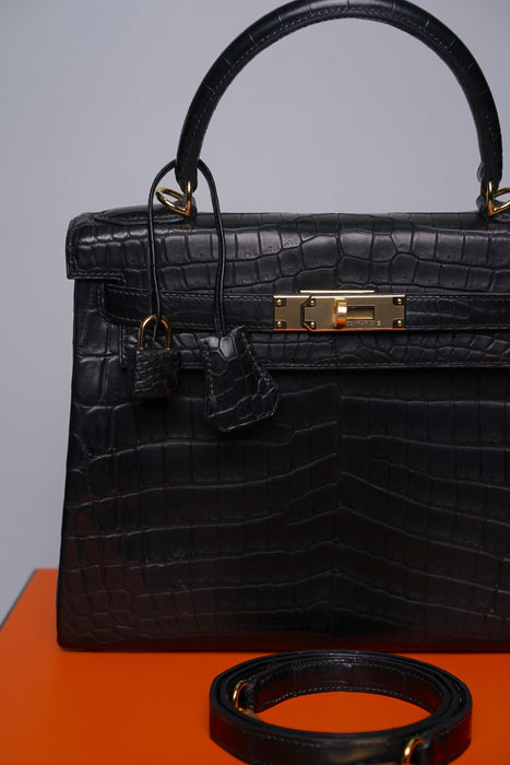 Hermes Kelly 28 in Noir Matte Niloticus  Ghw (Brand New)