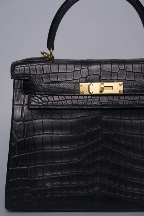 Hermes Kelly 28 in Noir Matte Niloticus  Ghw (Brand New)