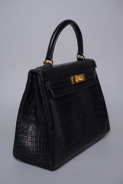 Hermes Kelly 28 in Noir Matte Niloticus  Ghw (Brand New)