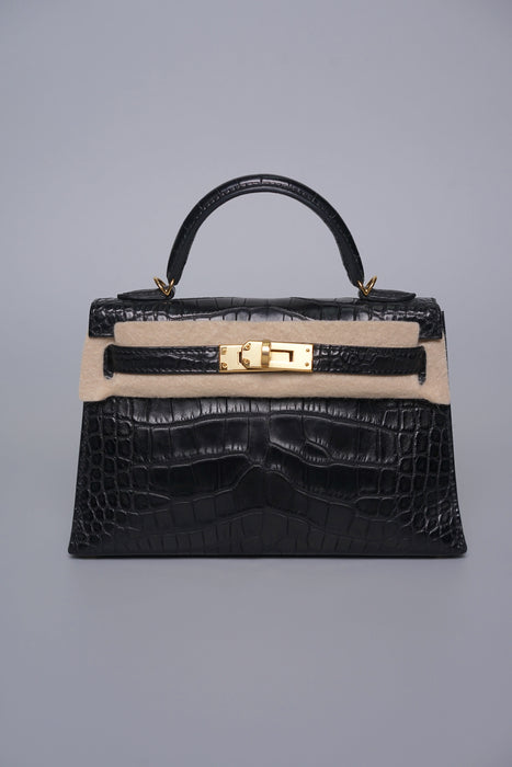 Hermes Kelly 20 in Noir Matte Alligator Ghw (Brand New)