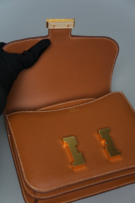 Hermes Constance 18 in Gold Epsom Ghw