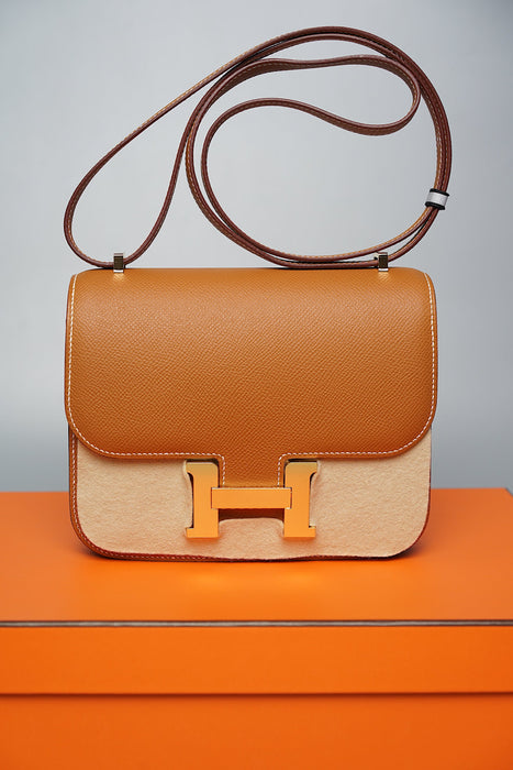 Hermes Constance 18 in Gold Ghw