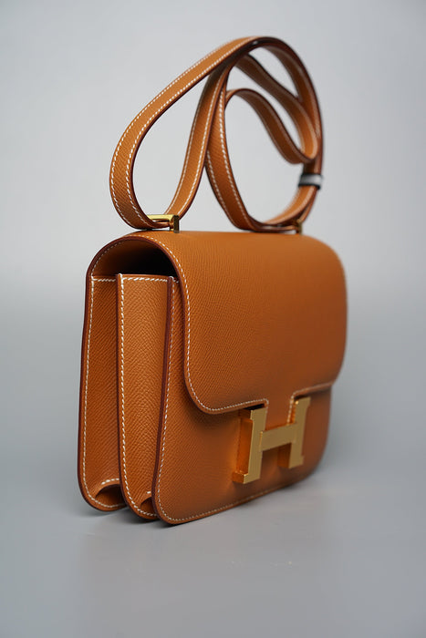 Hermes Constance 18 in Gold Ghw