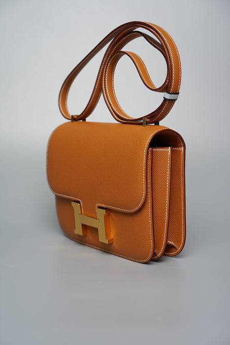 Hermes Constance 18 in Gold Ghw