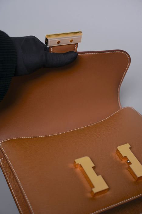 Hermes Constance 24-1 in Gold Epsom Ghw
