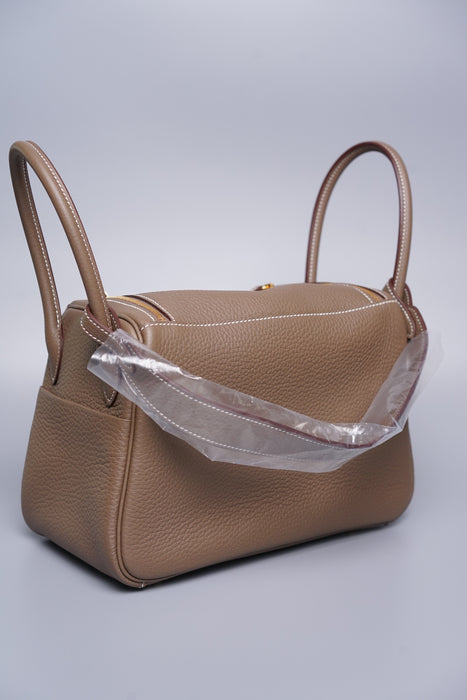 Hermes Lindy 26 in Etoupe Ghw (Brand New)