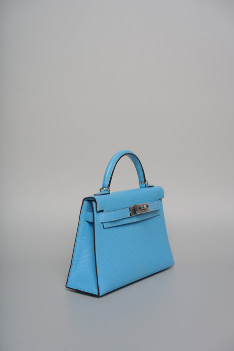 Hermes Kelly 20 in Blue Celeste Chevre Phw