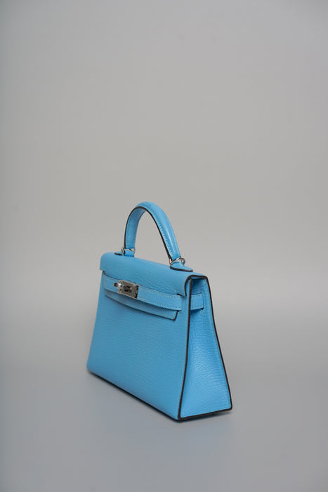 Hermes Kelly 20 in Blue Celeste Chevre Phw
