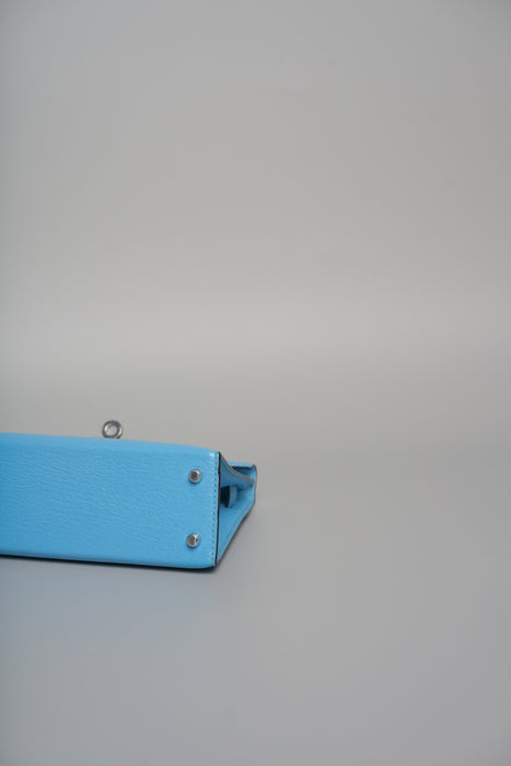 Hermes Kelly 20 in Blue Celeste Chevre Phw