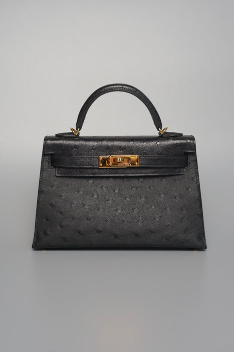 Hermes Kelly 20 in Black Ostrich Ghw