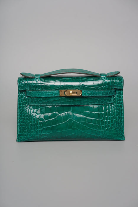 Hermes Kelly Pochette in Vert Emerald Shiny Alligator Ghw