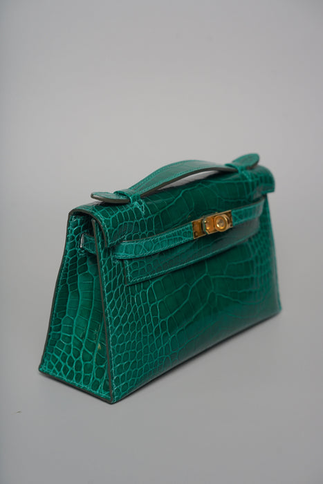 Hermes Kelly Pochette in Vert Emerald Shiny Alligator Ghw