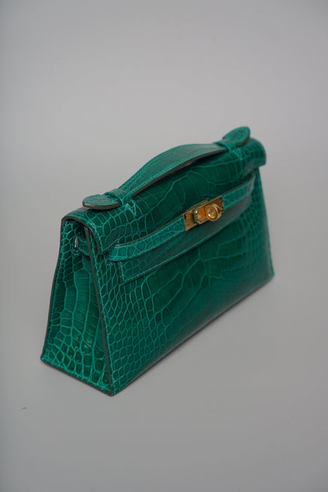 Hermes Kelly Pochette in Vert Emerald Shiny Alligator Ghw