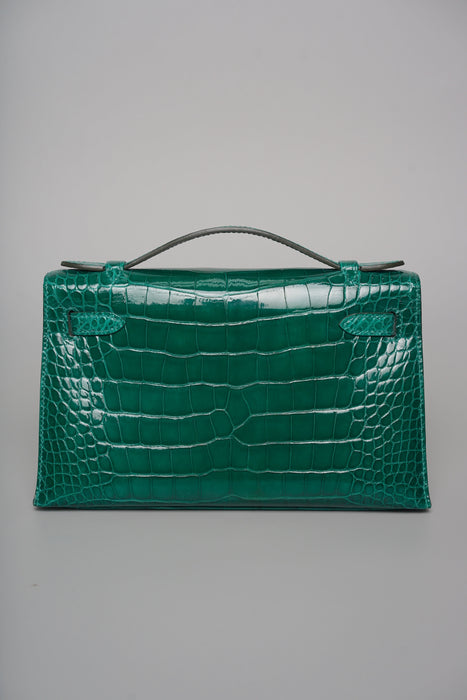Hermes Kelly Pochette in Vert Emerald Shiny Alligator Ghw
