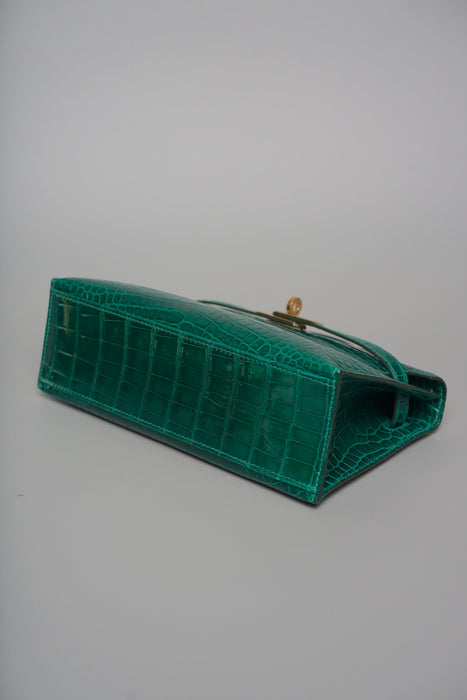 Hermes Kelly Pochette in Vert Emerald Shiny Alligator Ghw