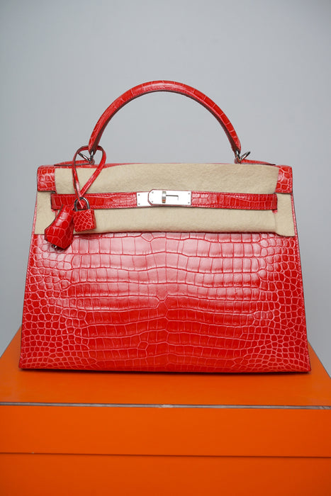 Hermes Kelly 32 in Geranium Shiny Porosus Phw