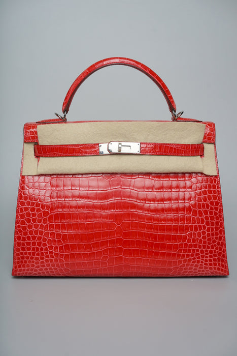 Hermes Kelly 32 in Geranium Shiny Porosus Phw