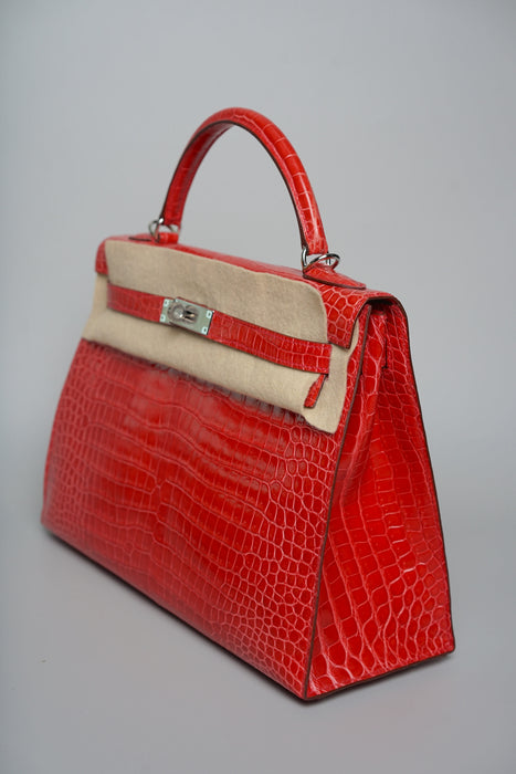 Hermes Kelly 32 in Geranium Shiny Porosus Phw