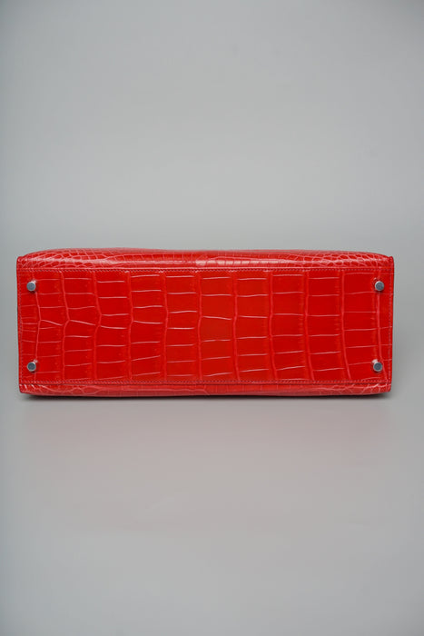 Hermes Kelly 32 in Geranium Shiny Porosus Phw