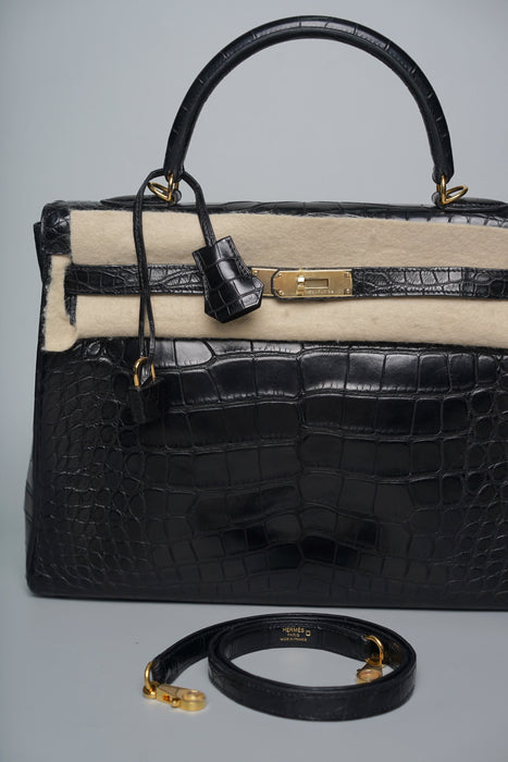 Hermes Kelly 35 in Noir Matte Alligator Ghw