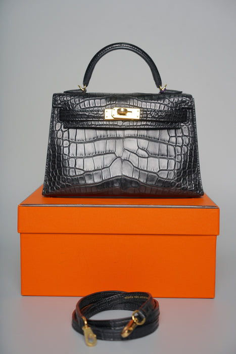 Hermes Kelly 25 in Black Shiny Alligator Ghw