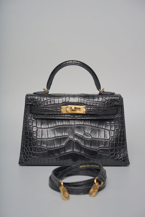 Hermes Kelly 25 in Black Shiny Alligator Ghw