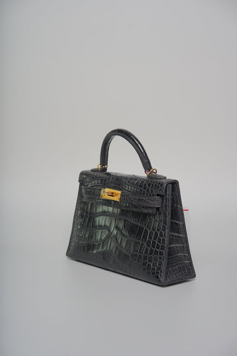 Hermes Kelly 25 in Black Shiny Alligator Ghw
