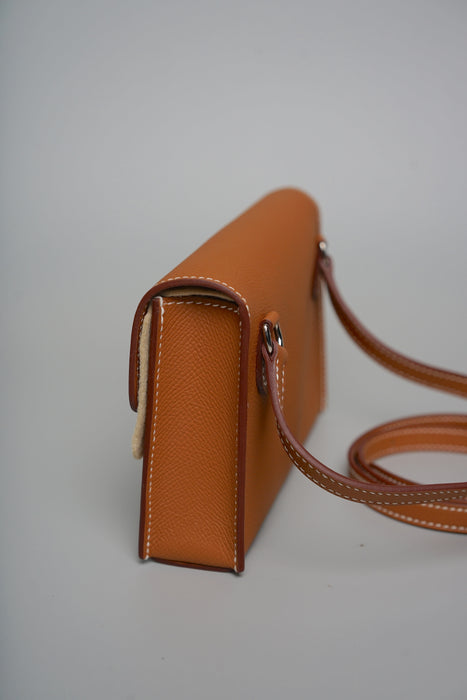 Hermes Snap Wallet in Gold Phw (Brand New)
