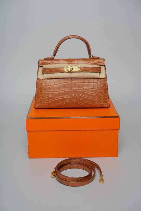Hermes Kelly 20 in Gold Matte Alligator Ghw (Brand New)
