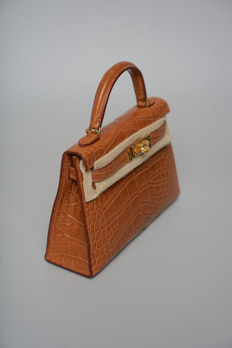 Hermes Kelly 20 in Gold Matte Alligator Ghw (Brand New)