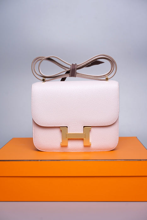 Hermes Constance 18 in Mauve Pale Chevre Rghw