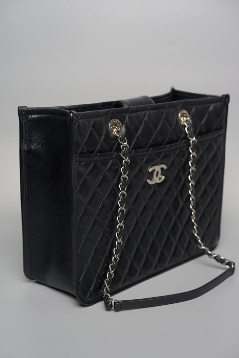 Chanel Black Distressed Calfskin Tote in Shw