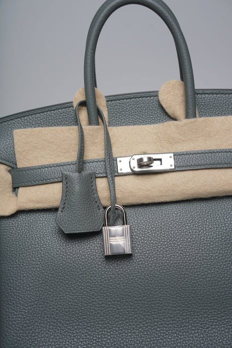 Hermes Birkin 25 in Vert Amande Togo Phw