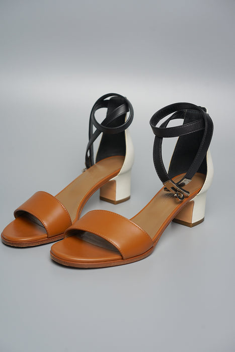 Hermes Manege Sandals in Natural/Blanc/Noir Phw Size 36