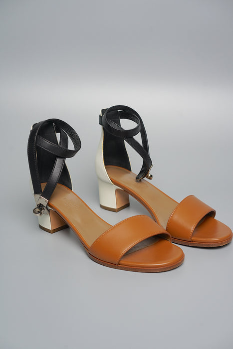 Hermes Manege Sandals in Natural/Blanc/Noir Phw Size 36