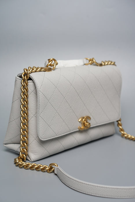 Chanel Chic Affinity Flap in Grey Caviar Ghw