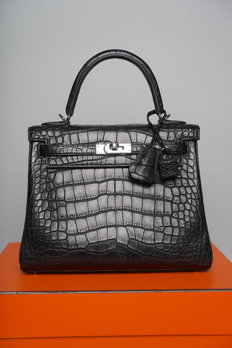 Hermes Kelly 25 in Black Matte Phw (Brand New)