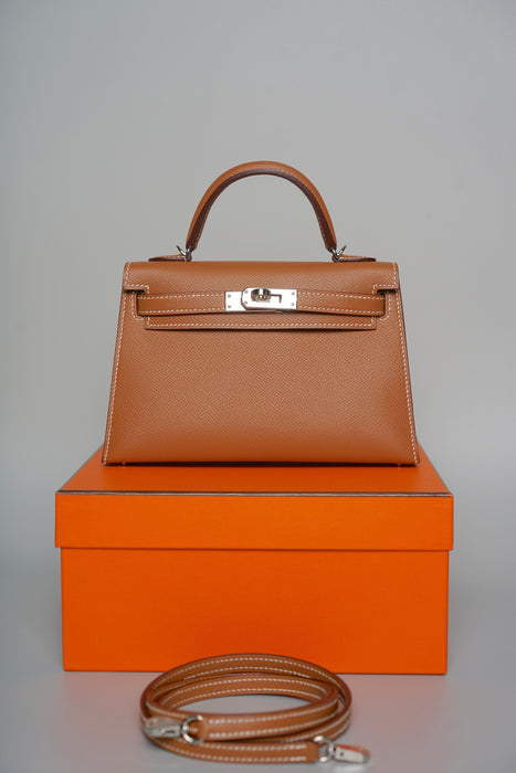 Hermes Kelly 20 in Gold Epsom Phw