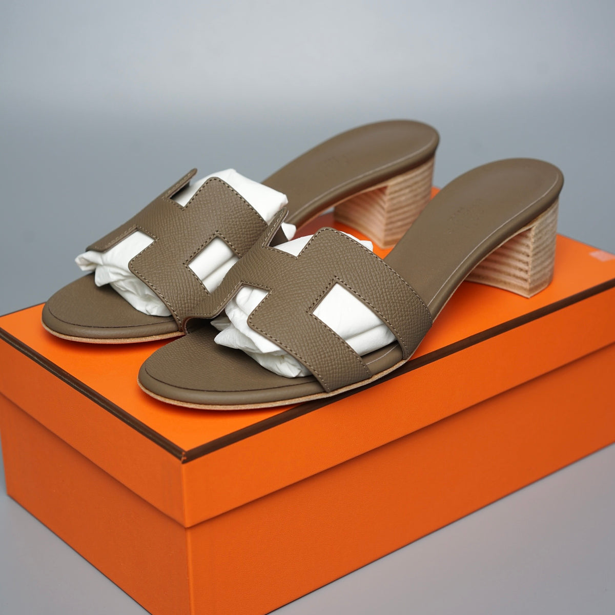 Hermes Oasis Sandals in Etoupe Size 38 (Brand New)– ORANGEPORTER