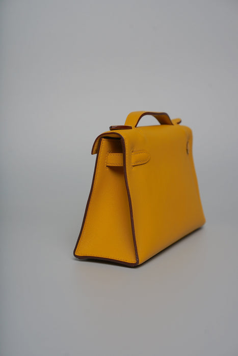 Hermes Kelly Pochette in Jaune Ambre Swift Ghw