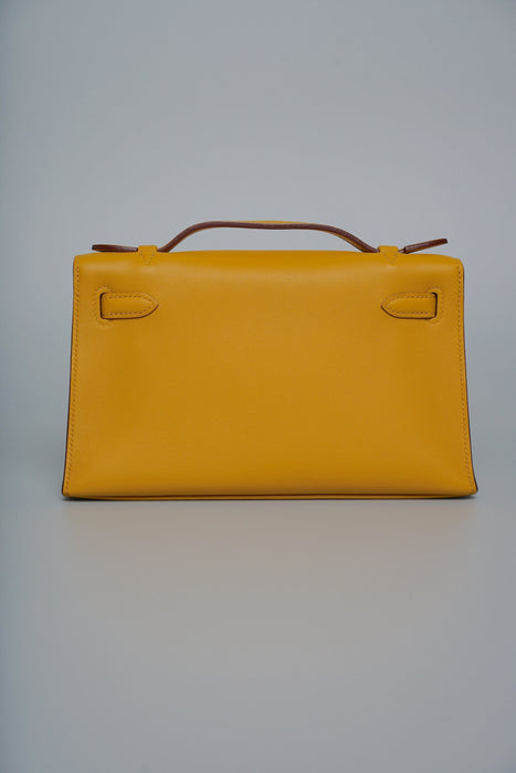 Hermes Kelly Pochette in Jaune Ambre Swift Ghw