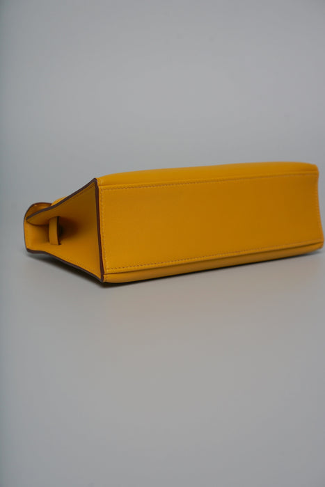 Hermes Kelly Pochette in Jaune Ambre Swift Ghw